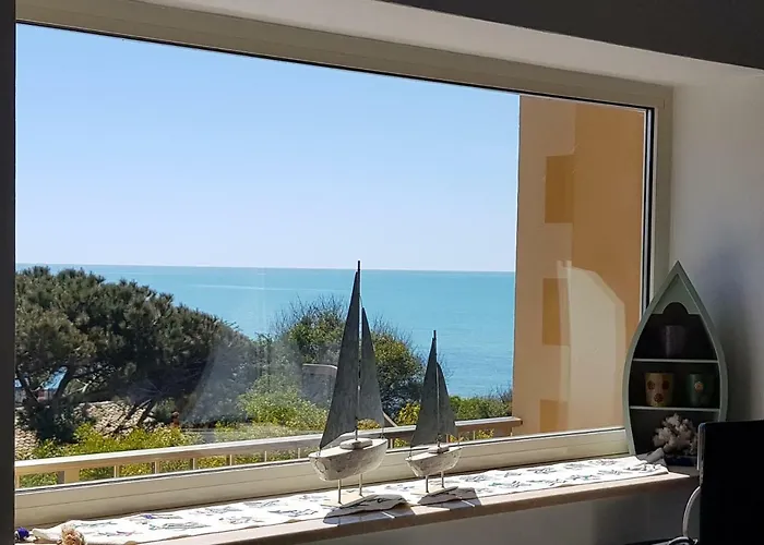 Sitting On The Appartement Punta Secca